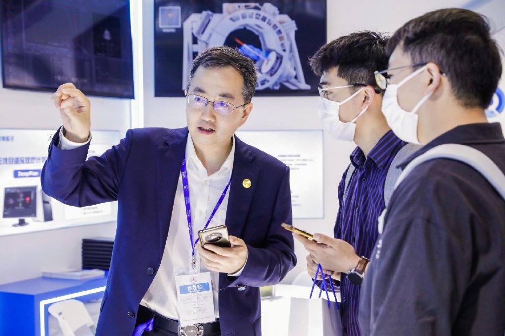 https://r.sinaimg.cn/large/article/2bd5966e00235a58b3817d3176d146b3