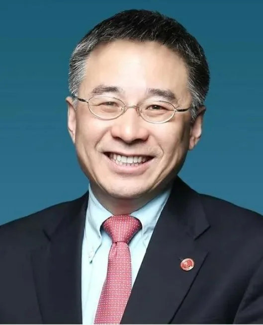 口腔医疗集团首席顾问专家世界口腔正畸联盟(wfo)执委会执委刘伟涛