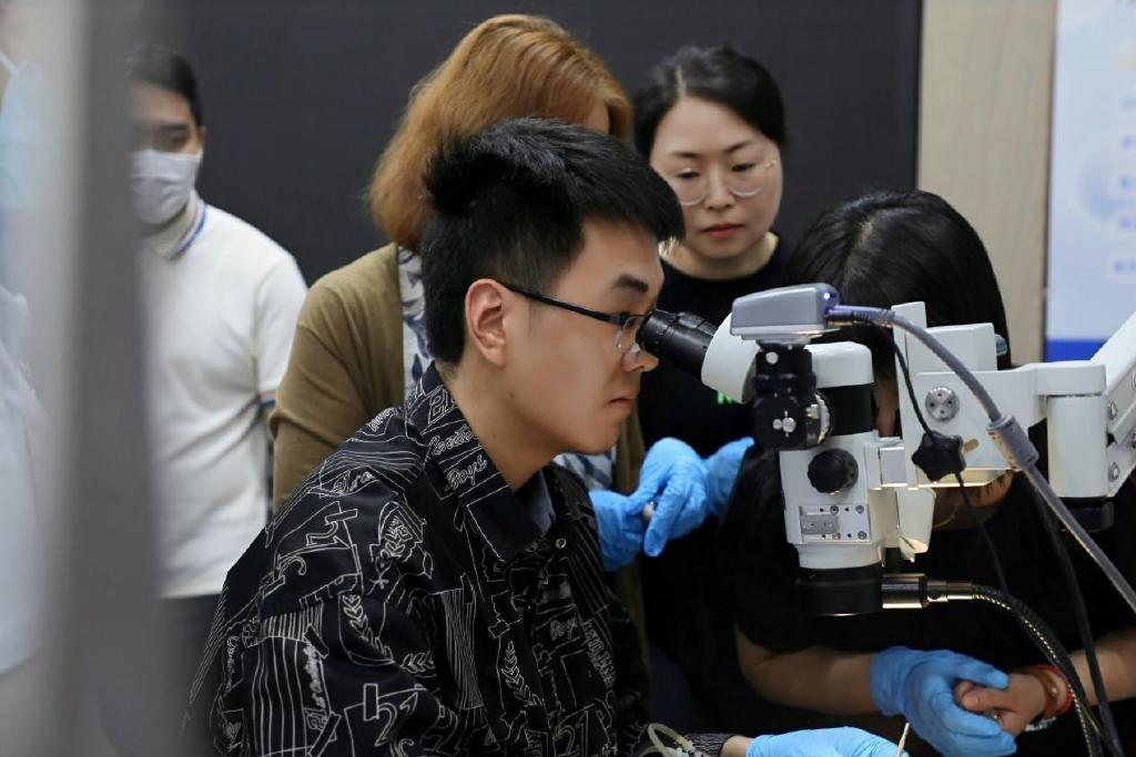 科林眼科仪器有哪些尖峰眼科集团眼科新技术沙龙暨科林超乳玻切培训班成功举办_https://www.jmylbn.com_新闻资讯_第13张