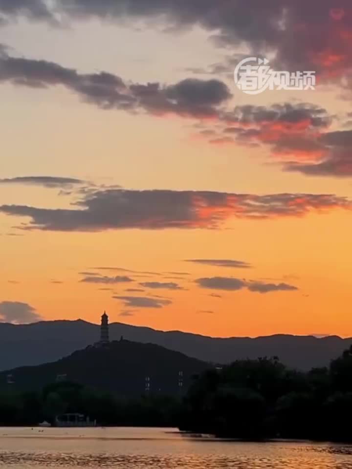 北京初夏的傍晚好浪漫!落日熔金,晚霞绚烂_手机新浪网