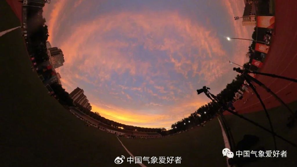 双龙卷出现!大范围暴雨袭击南北多省,12级大风袭江苏9月少见