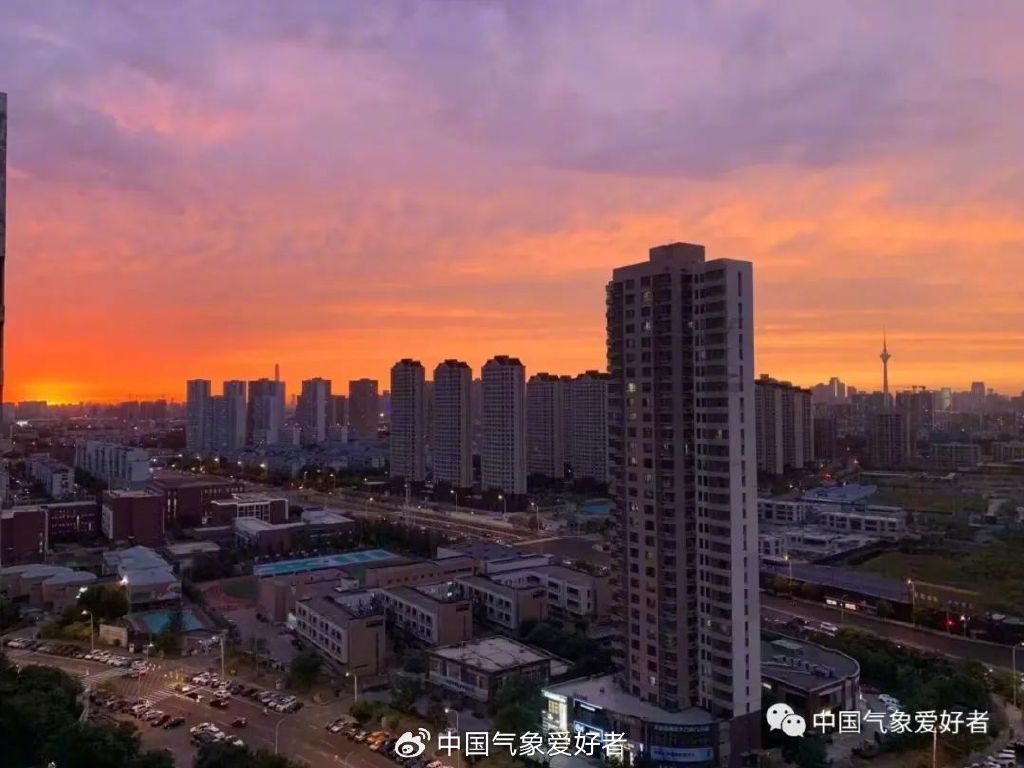双龙卷出现!大范围暴雨袭击南北多省,12级大风袭江苏9月少见