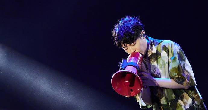 吴青峰发文批评演唱会“手机海”引争议，看演唱会真的不合适拍照吗？