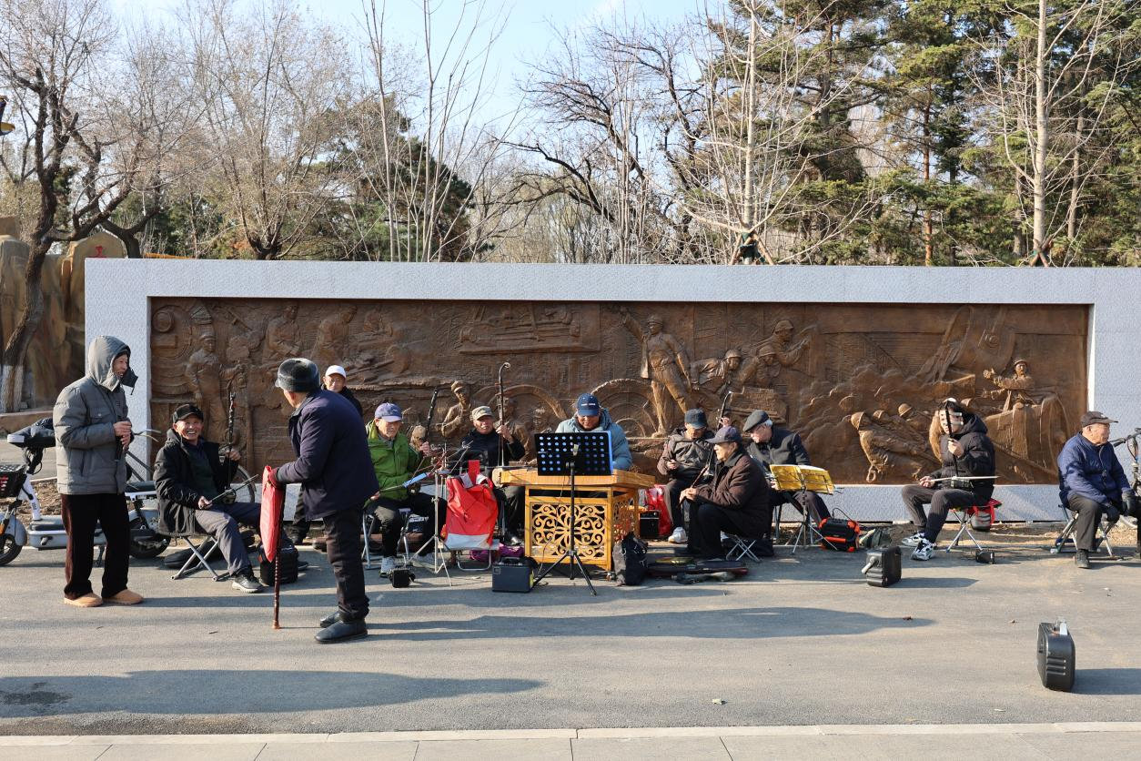 苏家屯区举行劳动公园劳模园开园仪式