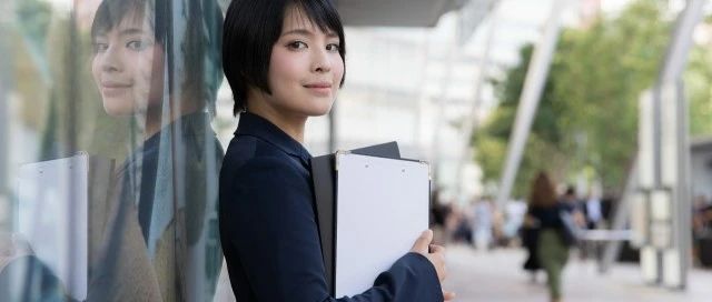 日本年轻人为啥不愿意报考公务员