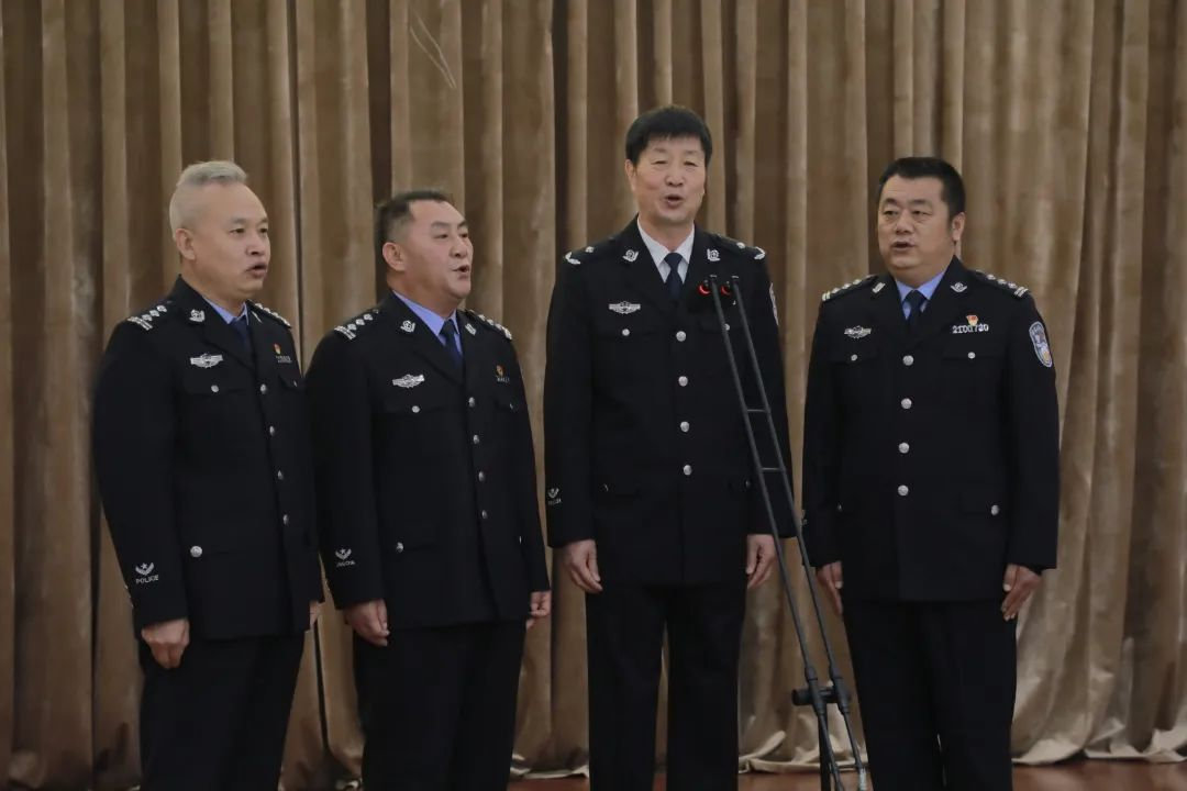 凌源监狱管理分局举办民警光荣退休暨从警三十年荣誉仪式