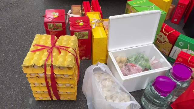 返程后备厢大赛：父母准备一个月，收集200斤土特产