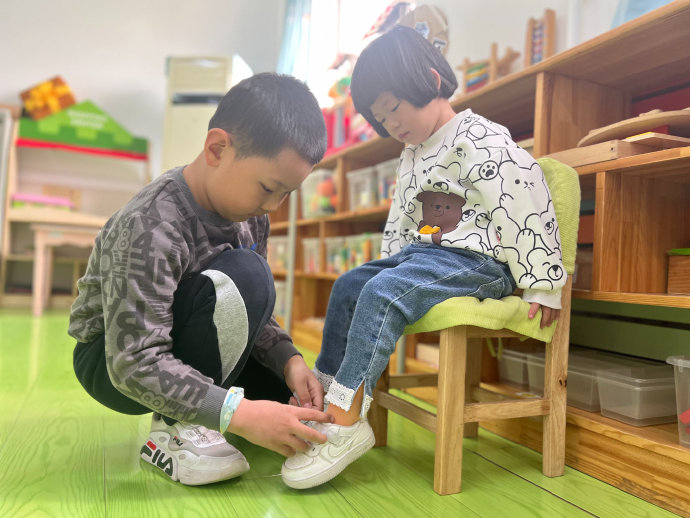 大东区教育局小北幼儿园开展开学第一课学习雷锋活动