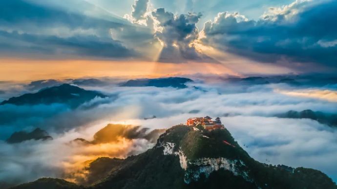 修武县首届云台山怀连翘观花月系列活动在云台山启动