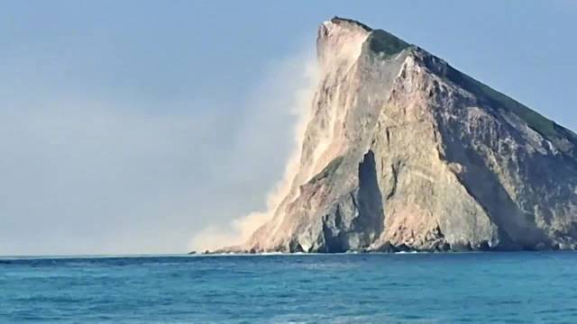 宜兰龟山岛断了