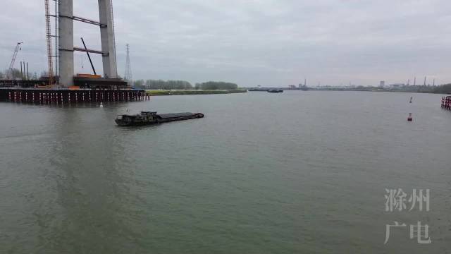 g329改线工程临淮关跨淮河特大桥主塔钢横梁开始施工