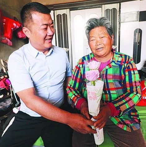 退役军人赵德廷多年照顾病故战友家人——“你的家人就是我的家人”