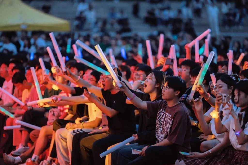 "青春沈阳 有你最美"沈阳市大学生草地音乐节成功举办