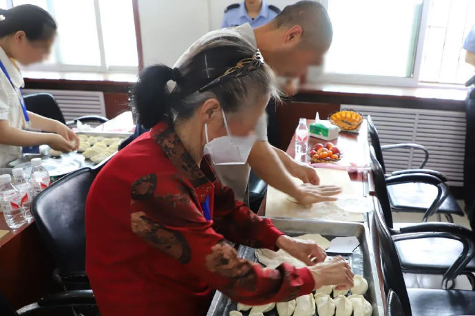 情浓端午节 助力新生路——凌源第三监狱组织开展端午节亲情帮教活动_