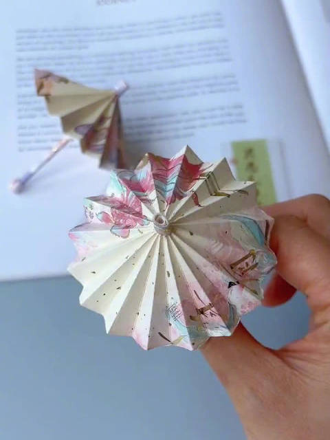 收藏!便签纸折迷你小雨伞教程