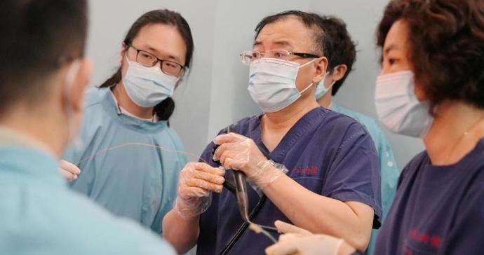 少年胃瘫八个月，中山内镜G-POEM手术助他重启人生|周平红|内镜|幽门_新浪新闻