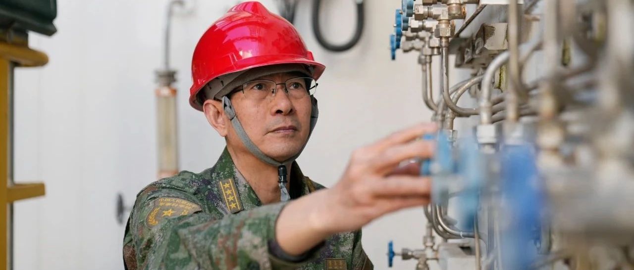 军事科学院某部研究员陈振华深耕科研三十余载——为强军兴军贡献科研力量