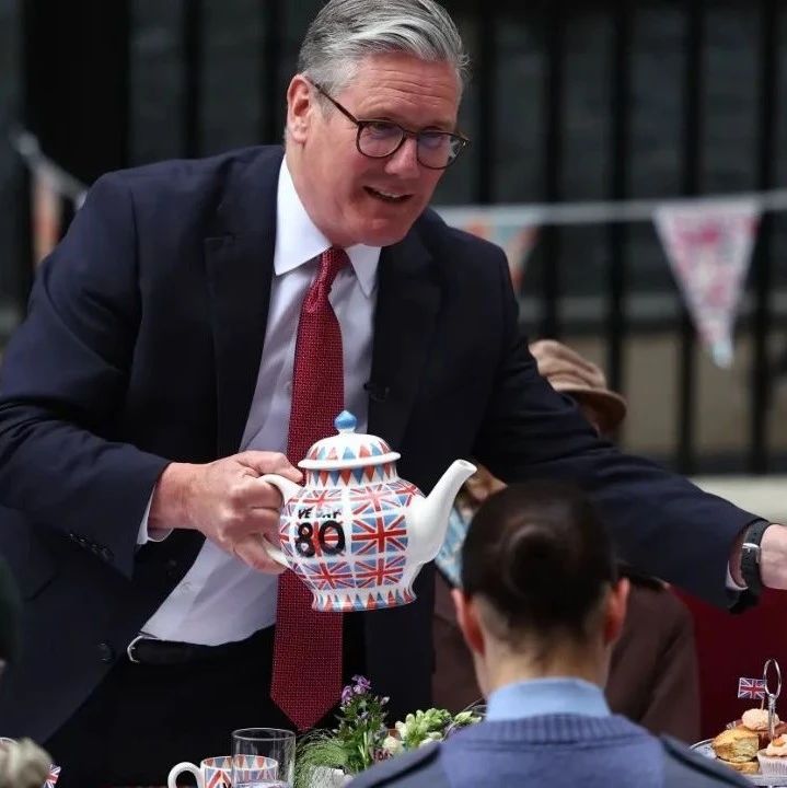 英镑狂飙，国债暴跌：英国财政在崩溃边缘跳舞
