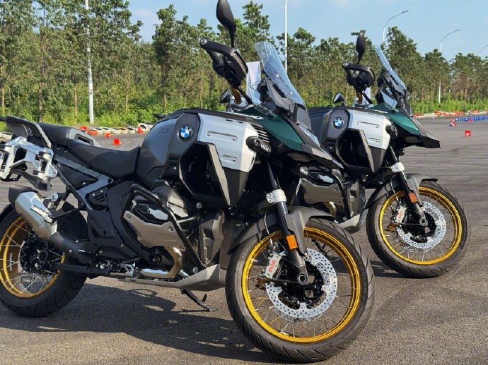 全新BMW R 1300 GS Adventure深度试驾测评