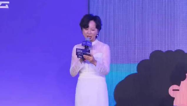 高尔夫运动员刘宇婕亮相2025数字木兰大会：高尔夫教会我懂得感恩和自信_手机新浪网