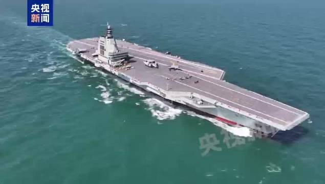 现场视频来了 歼-35等三型舰载机成功在福建舰完成起降训练