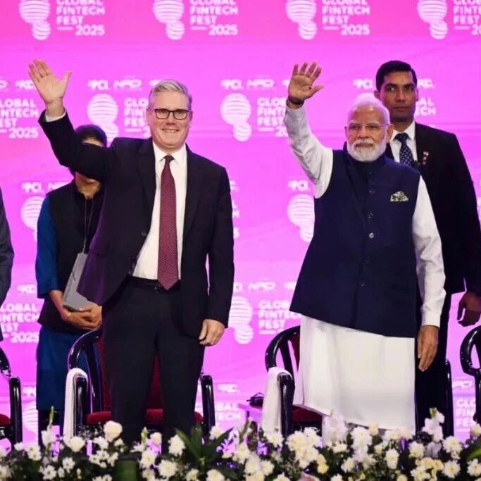 英镑GBPUSD岌岌可危！英国经济连锁失衡，央行硬撑通胀底线