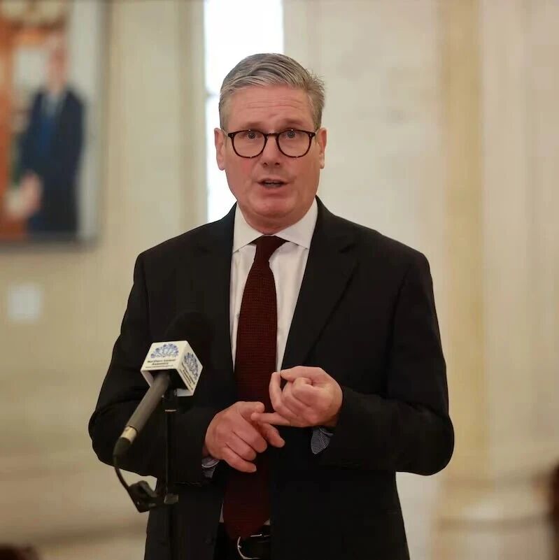 英镑GBPUSD陷入财政风暴：斯塔默准备违约，加税阴云压顶