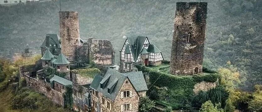 罕见:银行前董事长死后两年，被立案调查。