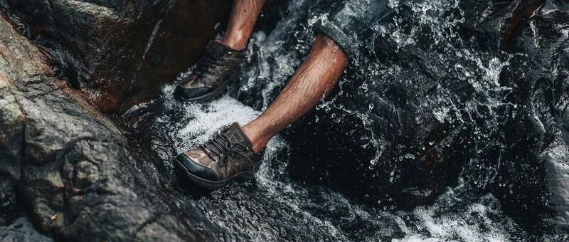 动辄几百到上千，打败洞洞鞋的它成了丑鞋圈新宠？