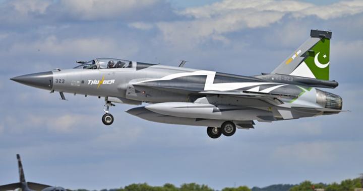 巴基斯坦证实：“枭龙”战机将亮相