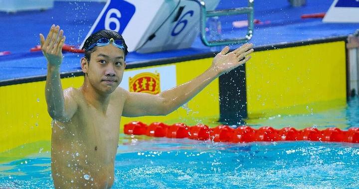 18岁小将张展硕，3天3金3纪录！