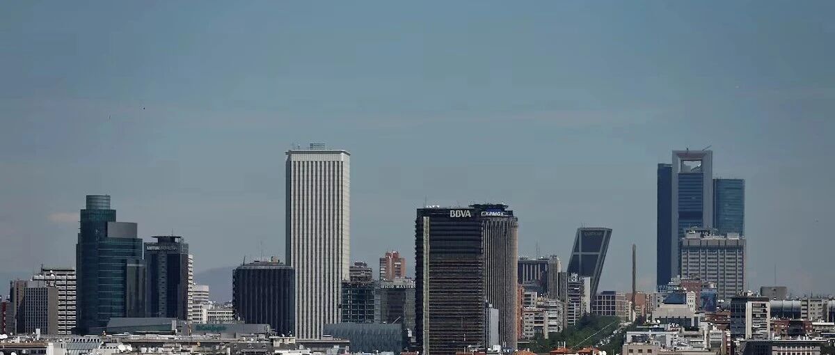 欧元EURUSD警报拉响！欧央行罕见示警：极端冲击逼近，银行业进入高风险时刻