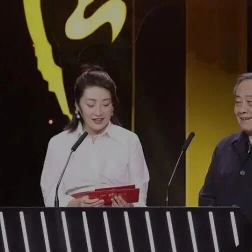 宗馥莉正式退出，一切都结束了