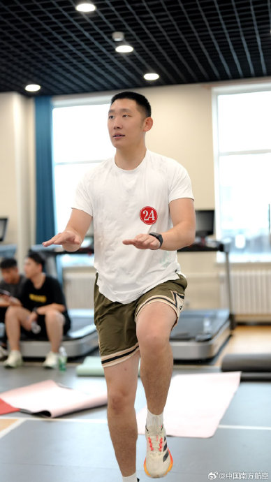 当飞行员陷入解离状态，现有心理健康筛查能否守住万米高空安全防线？