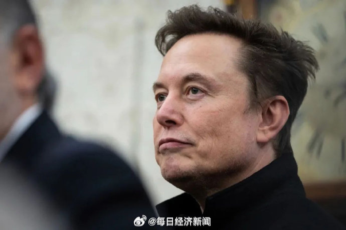 随着近地轨道卫星数量激增，太空碎片危机是否已威胁全球互联网基础设施的稳定性？