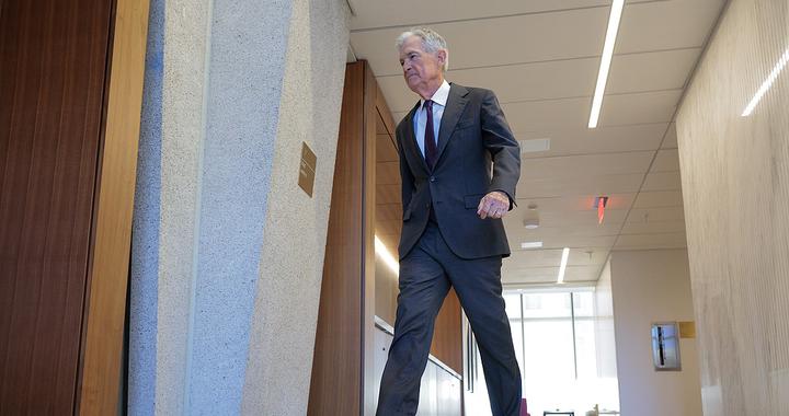 干扰美联储“独立”，限制信用卡利率，特朗普政府同华尔街分