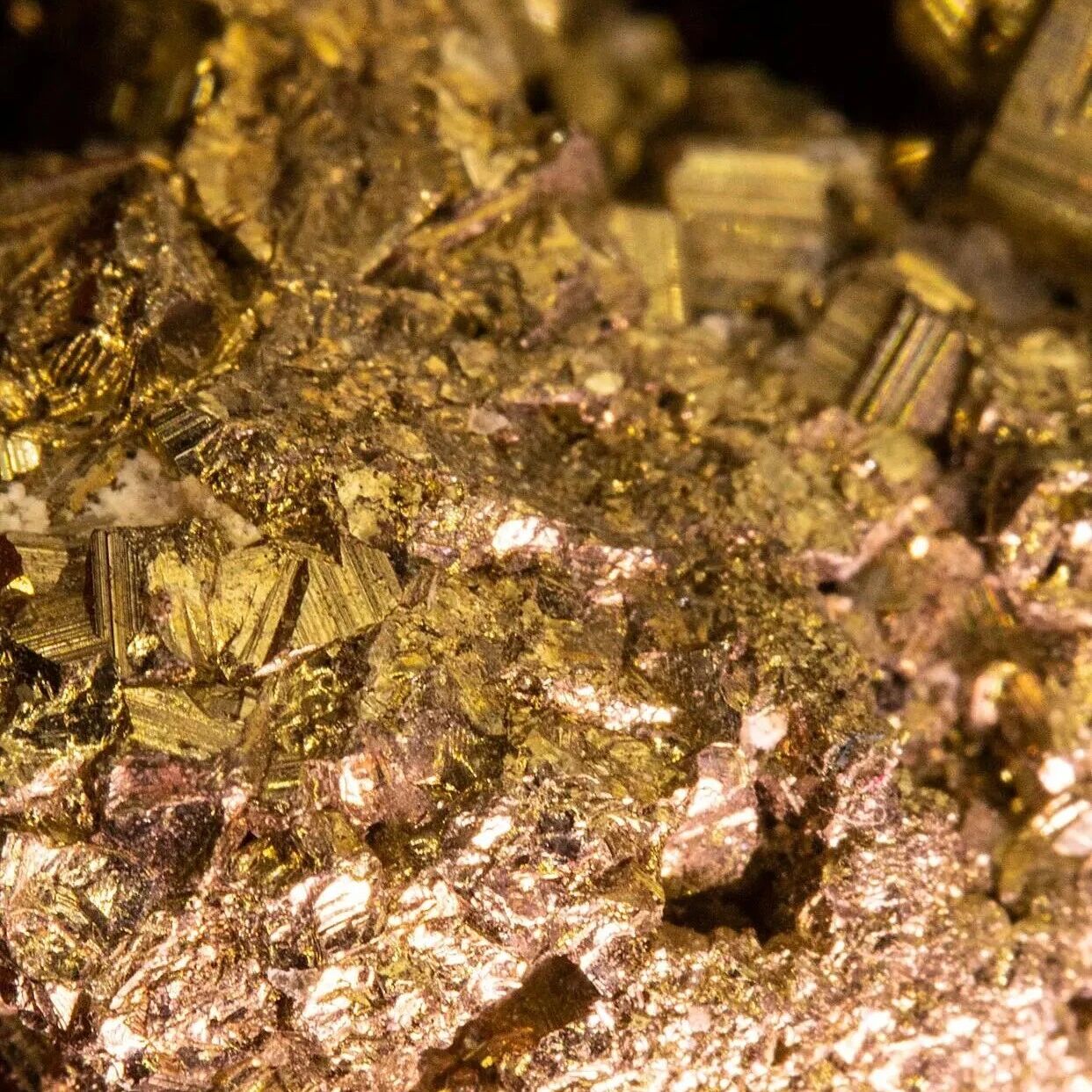 002155，披露重大资产重组预案：收购金矿资产！今日复牌