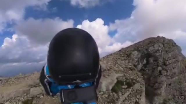 法国世界跳伞冠军翼装飞行时身亡：降落伞未打开撞上岩石