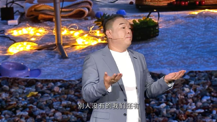 10万级B级新能源轿车怎么选？比亚迪秦MAX空间、续航、充电实测对比