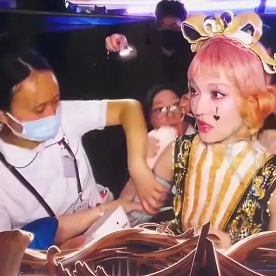 张韶涵演唱会突发心脏不适