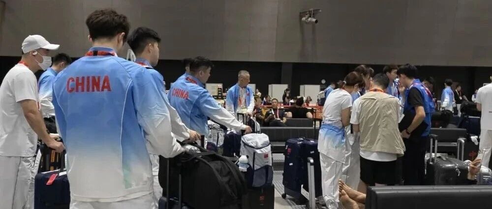 多国运动员被困日本机场，波及中国队！“现场只提供水，不提供食品”，体操名将张博恒：饿了12小时肚子