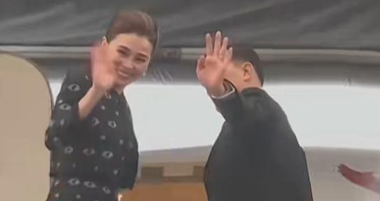结束越南访问行程，74岁泰王与王后素提达驾驶飞机回国