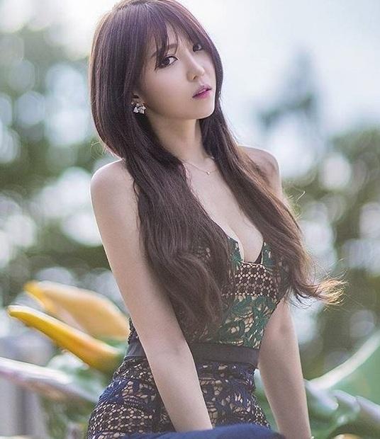 韩国魔兽玩家水手服热舞身材惹火