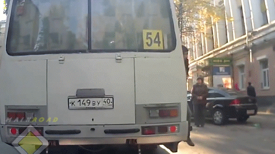 我还以为车炸了……