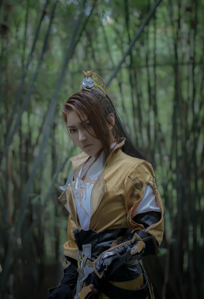 剑光沥尽苍龙活 《剑网3》定国二少帅气cos作品赏