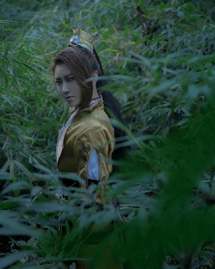 剑光沥尽苍龙活 《剑网3》定国二少帅气cos作品赏