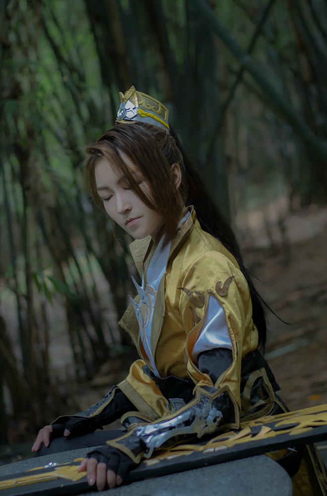 剑光沥尽苍龙活 《剑网3》定国二少帅气cos作品赏