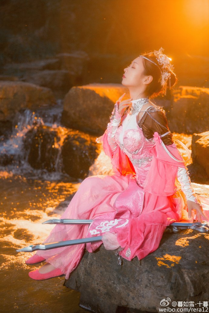 剑网3朔雪七秀之剑舞霓裳英姿飒爽七秀大师姐