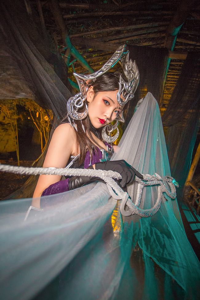 破灭轮回转念间 《剑网3》绝色儒风毒姐cos赏