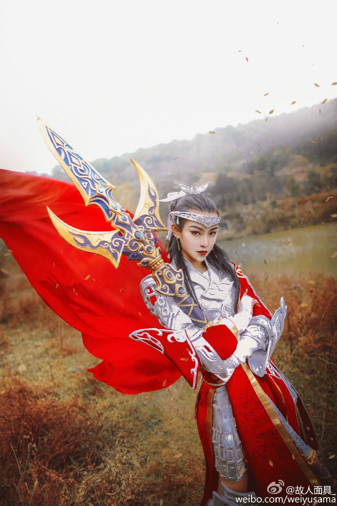 绝色军娘策马扬鞭英姿飒爽 《剑网3》天策女将cos赏